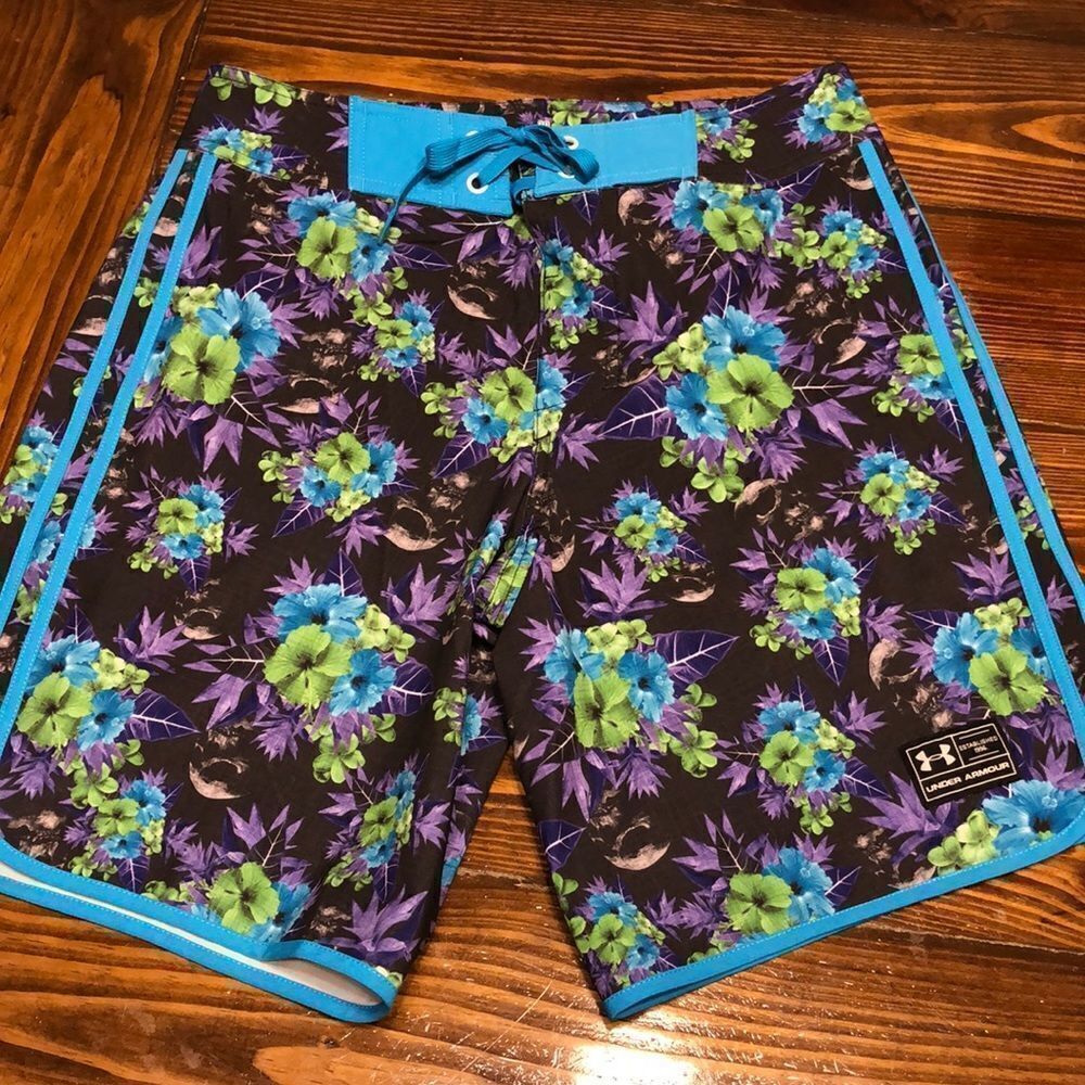 NWOT Under Armour Men’s Board-shorts Size 30